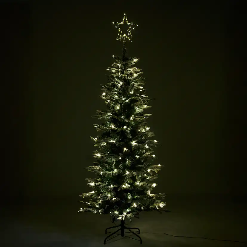 Plastgran Nordic Winter Smal Julgran med Snö 180x86 cm med LED-Belysning