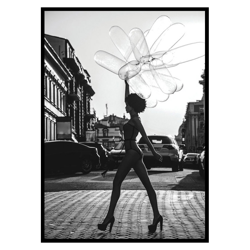 Poster Gallerix Holding Balloons