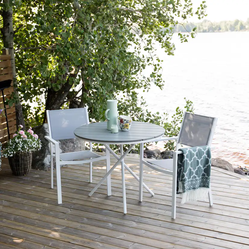 Cafégrupp Venture Home Pincy Ø 90 med 2 Copacabana Matstolar