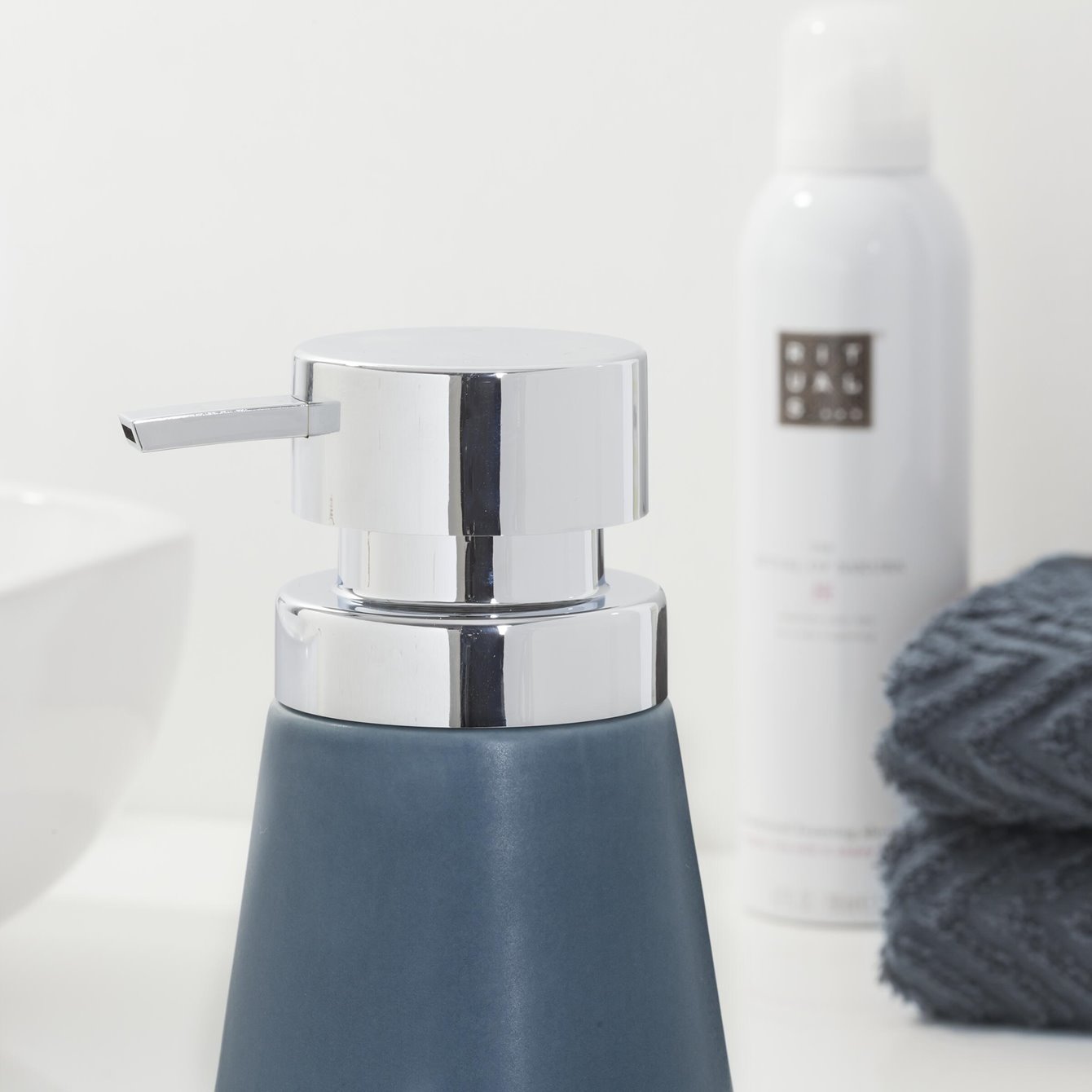 CONICAL Tvåldispenser blå - SEALSKIN Blå/Krom