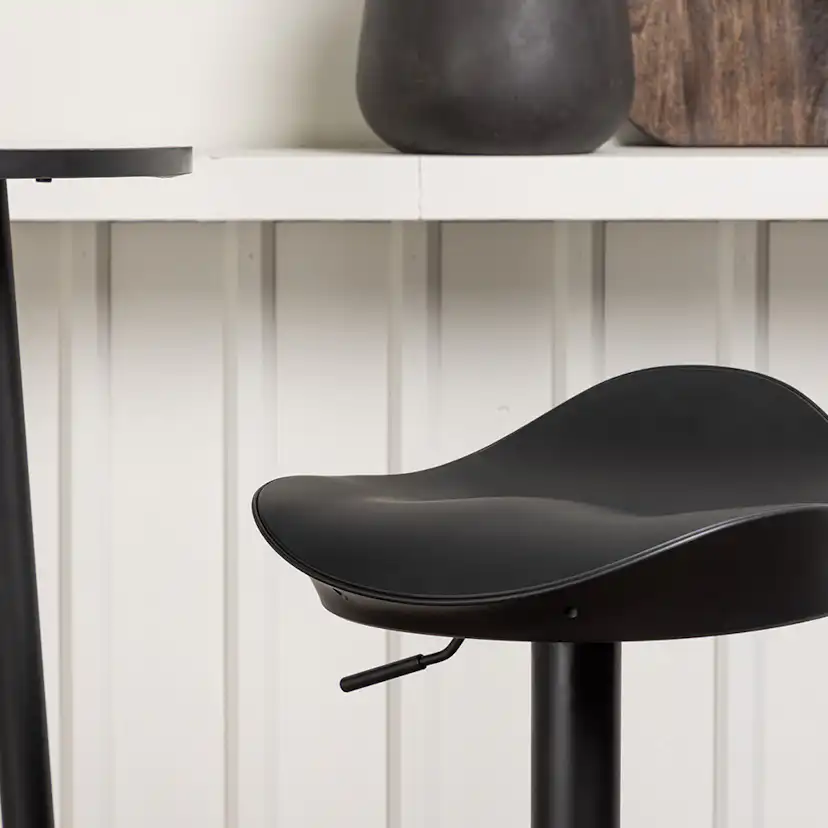 Matgrupp Venture Home Plaza Ø 60 cm med 2 Adesto Stolar