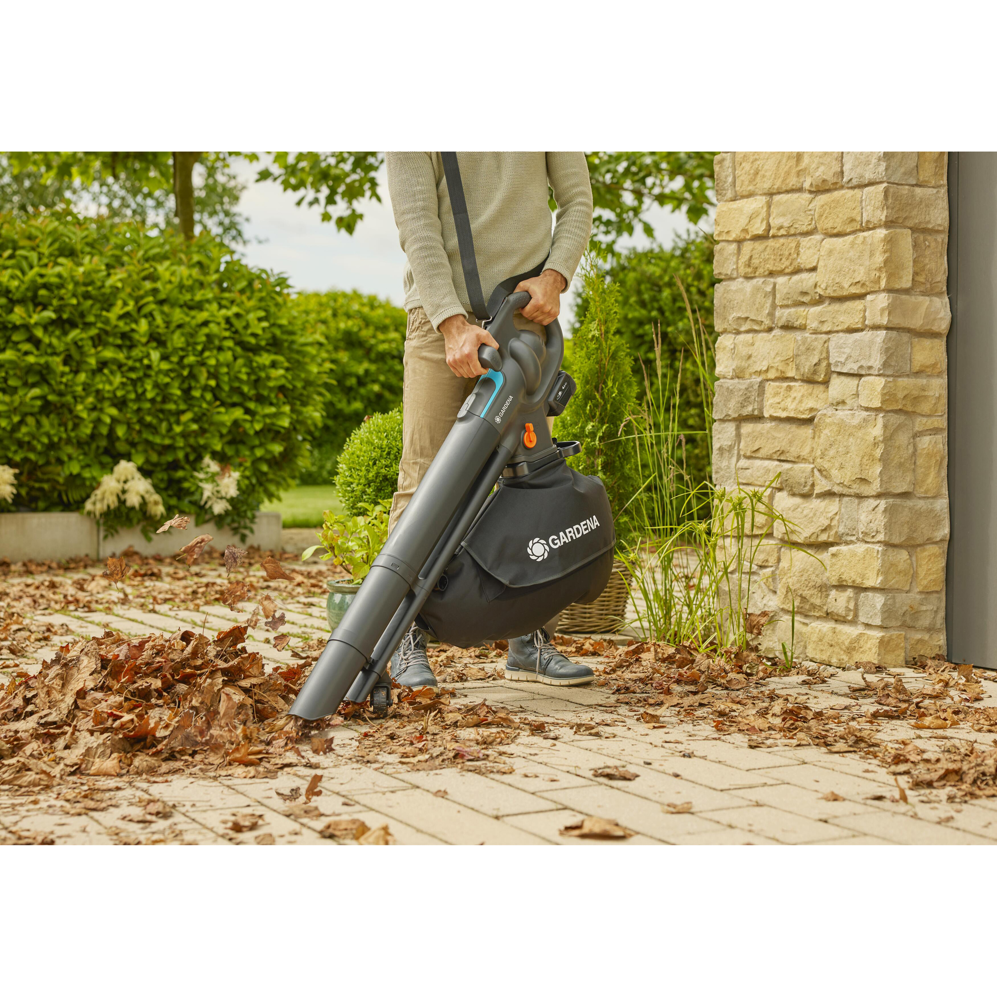 Lövblås/Sug Gardena PowerJet Collect 18V P4A Set