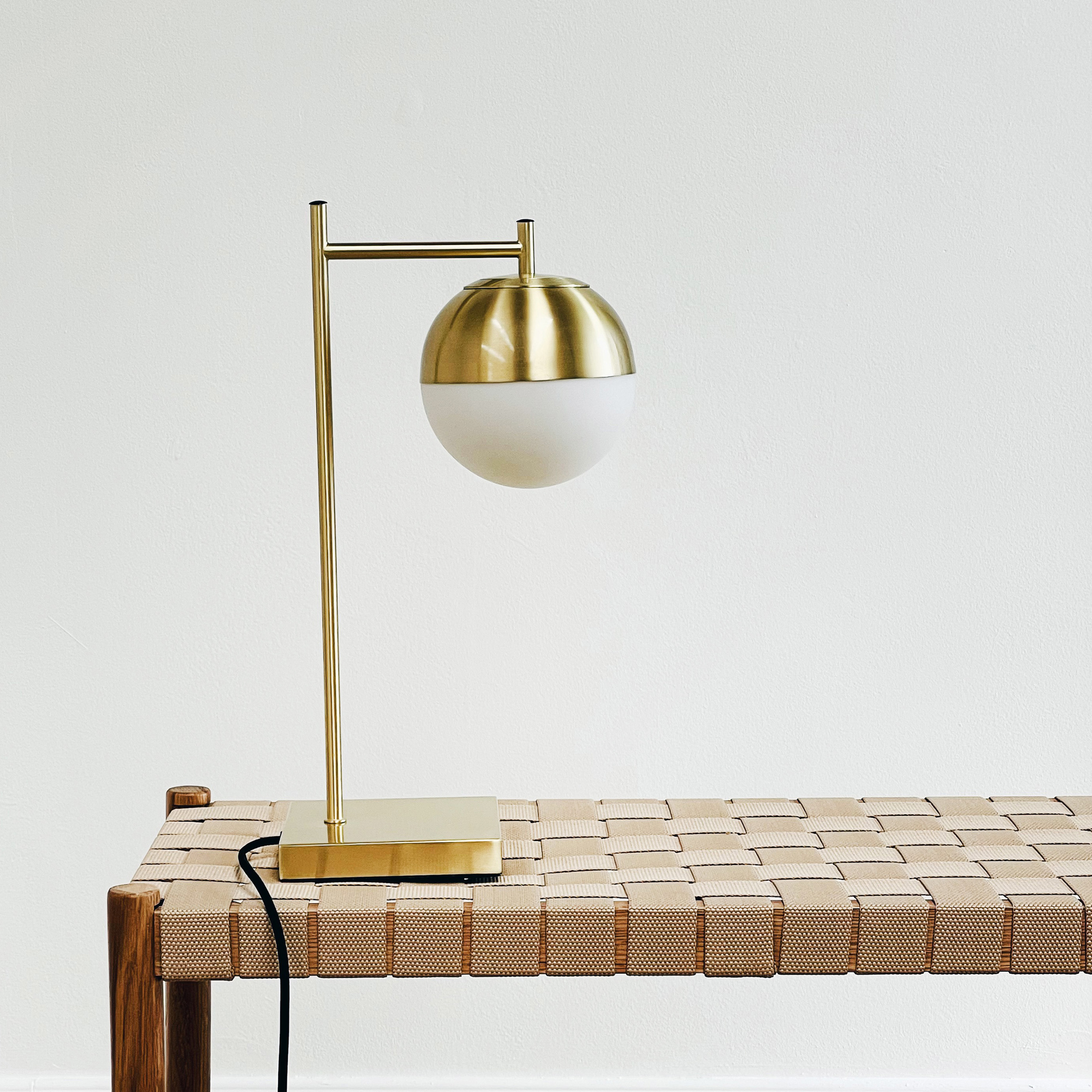 Bordslampa Dyberg Larsen French collection Caen