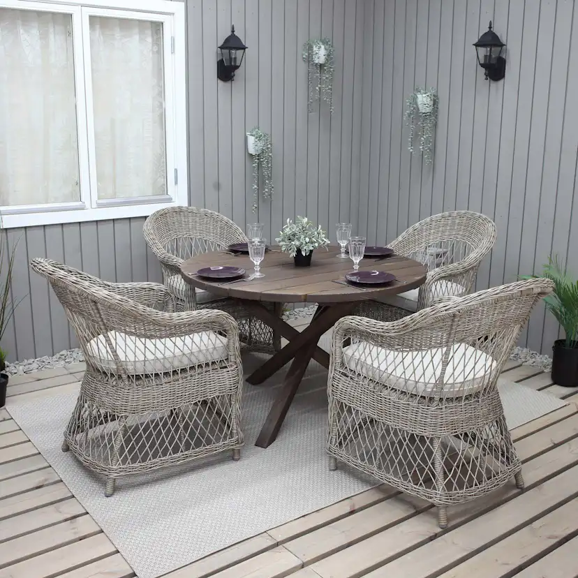 Matgrupp Utomhus Baltic Garden Ø 112 cm bord & 4 Merida naturfärgade stolar