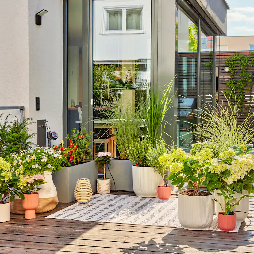 Micro-Drip Gardena Premiumpaket För Terrass med Vattenfördelare & Bevattningsdator