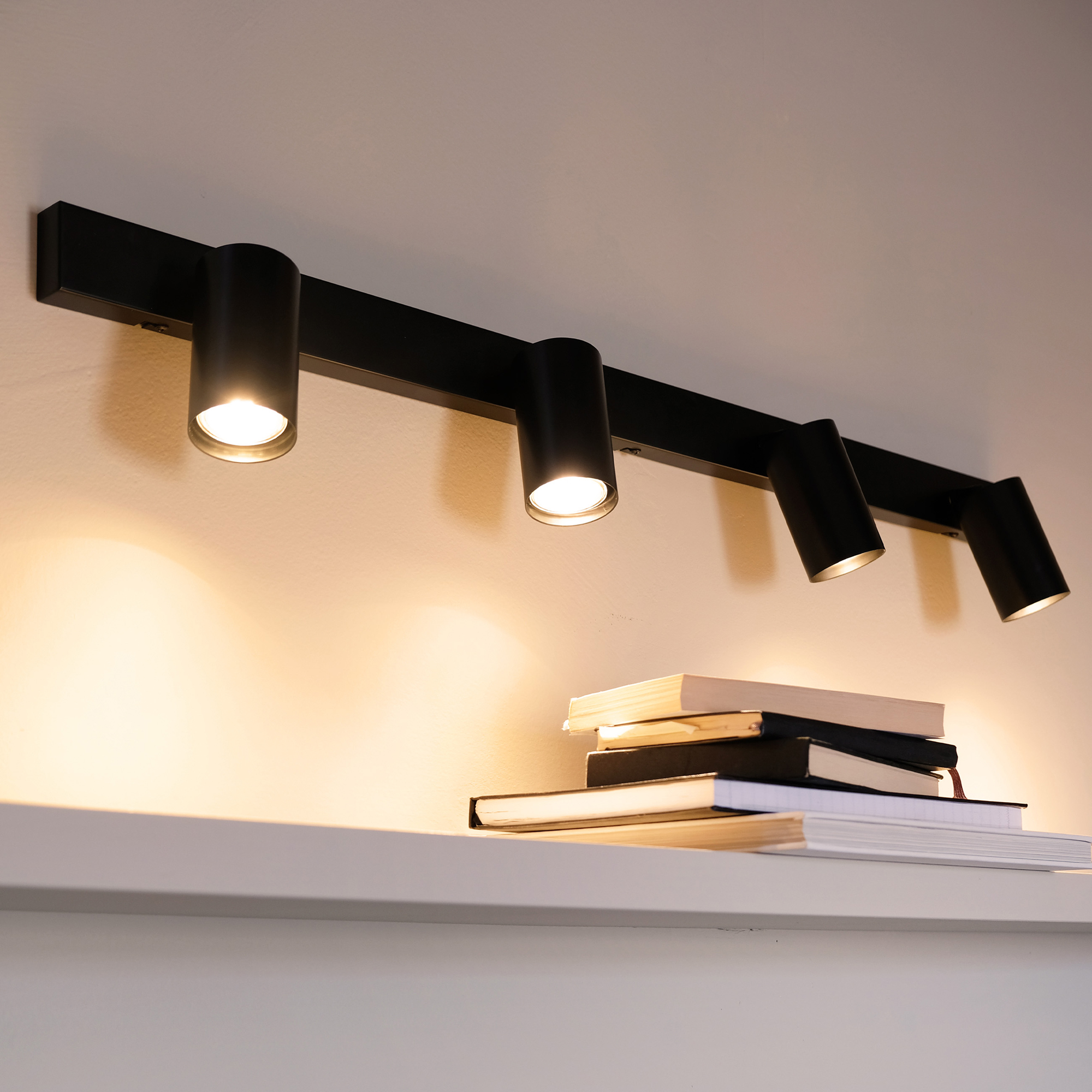 Spotlightskena Dyberg Larsen Modern 4 Spotlights Takbelysning