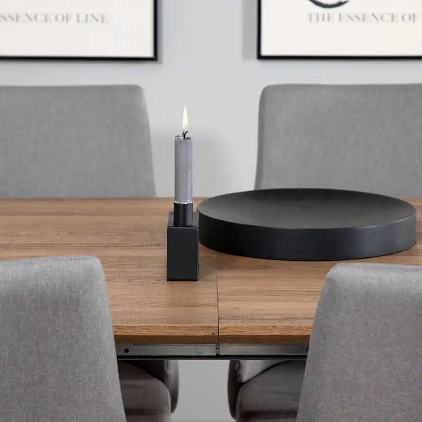 Matgrupp Venture Home Ina med 4 Laura Stolar