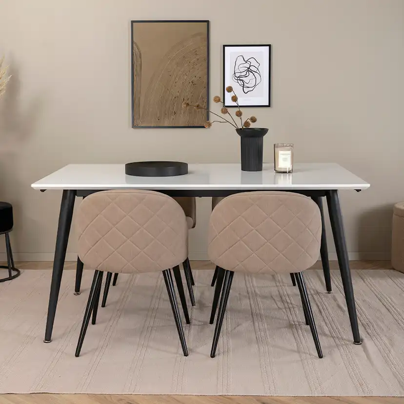Matgrupp Venture Home Jolie med 4 Valentina Stitcthes Stolar Polyesterlinen