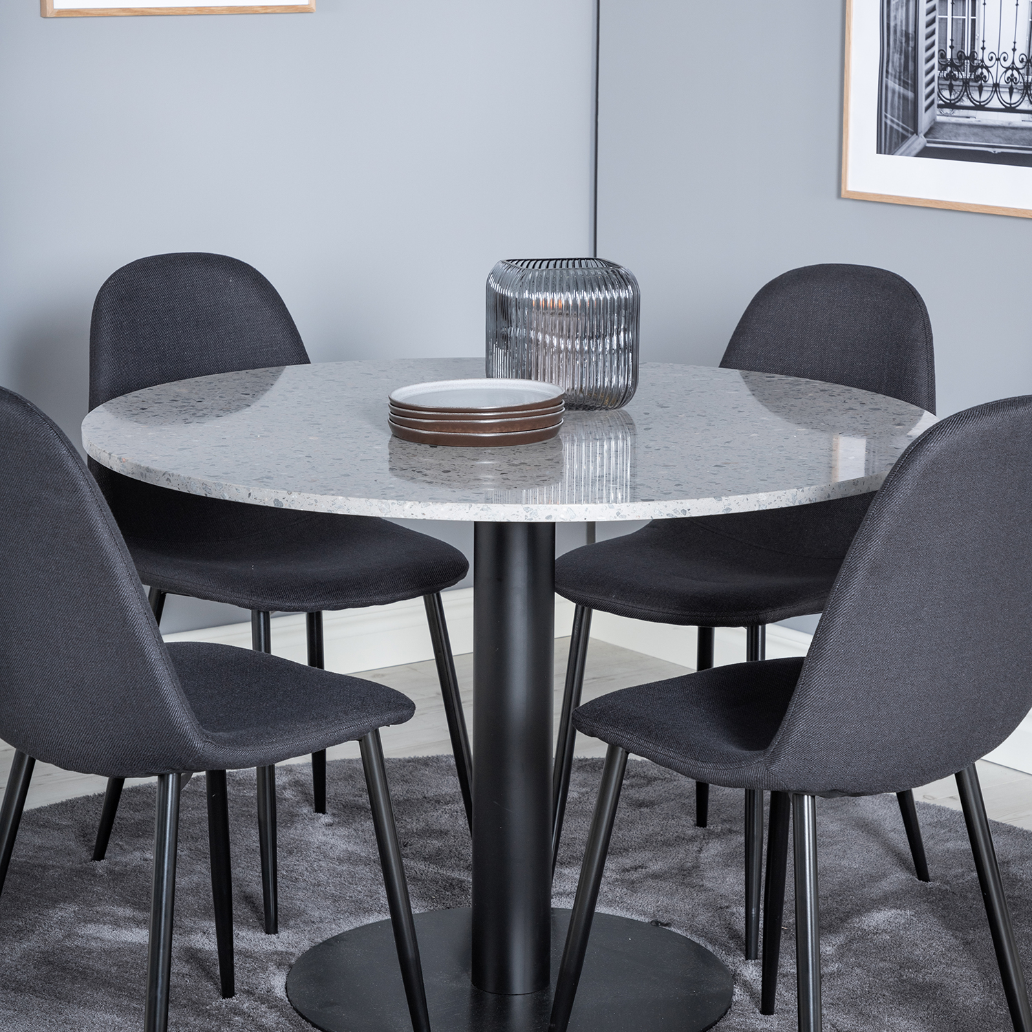 Razzia Table - Grey / Black+Polar Chair - Black Fabric_4 Grå/Svart