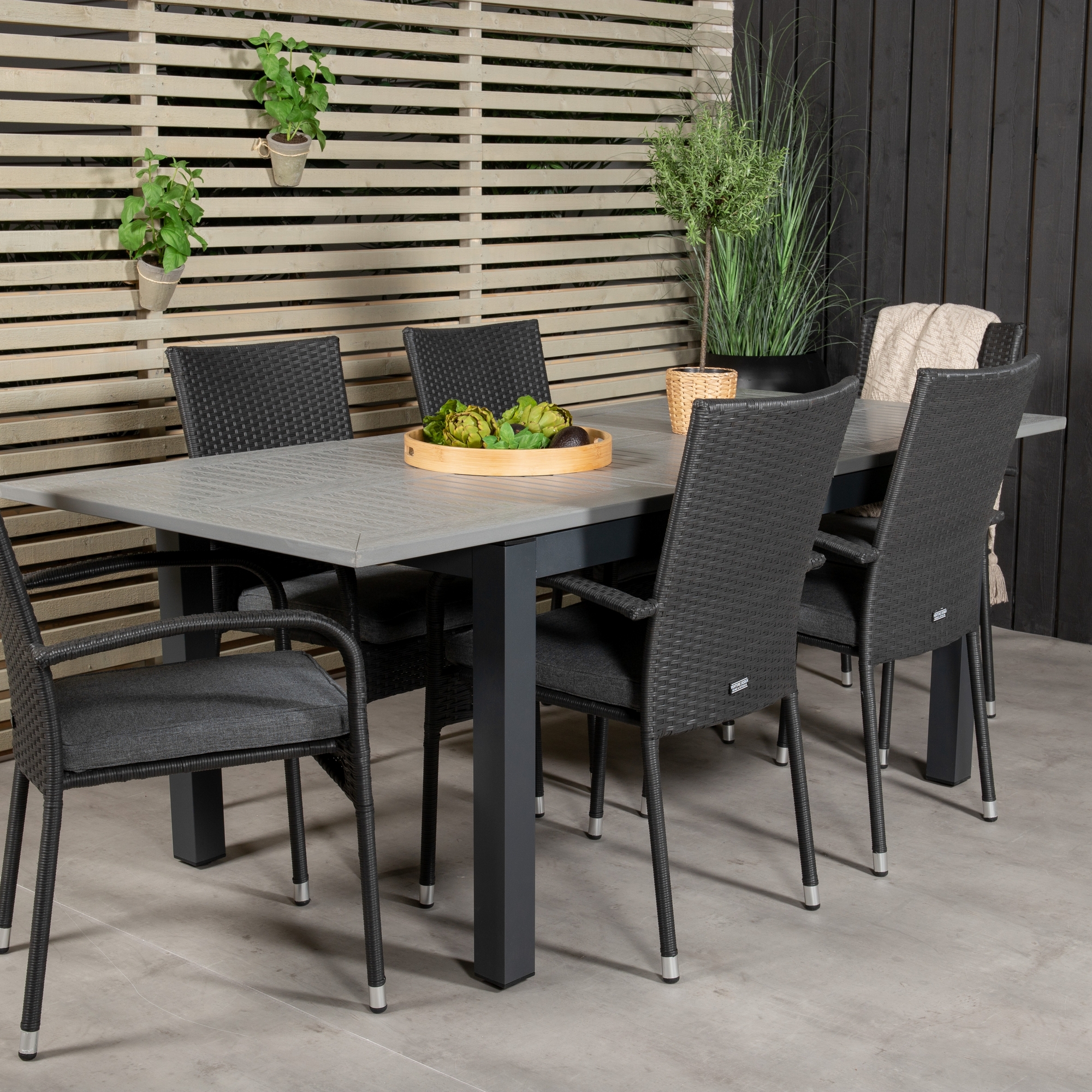 Albany Dining Table 160/240*100 - Svart Alu / Grey Aintwood+ Svart/Grå