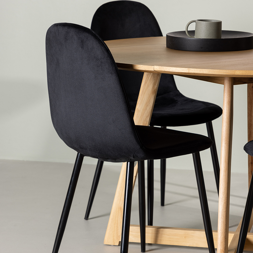 Matgrupp Venture Home Yakidon Ø120 cm med 4 st Polar stolar Natur/Svart
