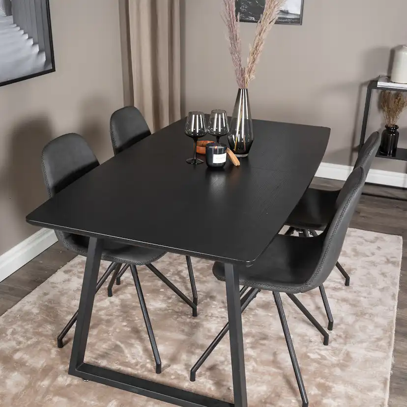 Matgrupp Venture Home Ina med 4 Pobbie Stolar Konstläder