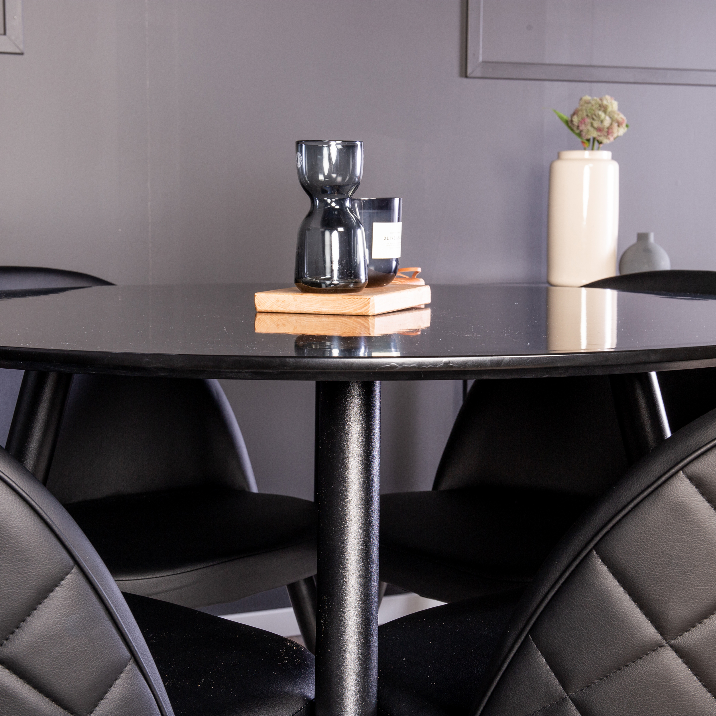 Matgrupp Venture Home Plake med 4 Valentina Stolar Läder