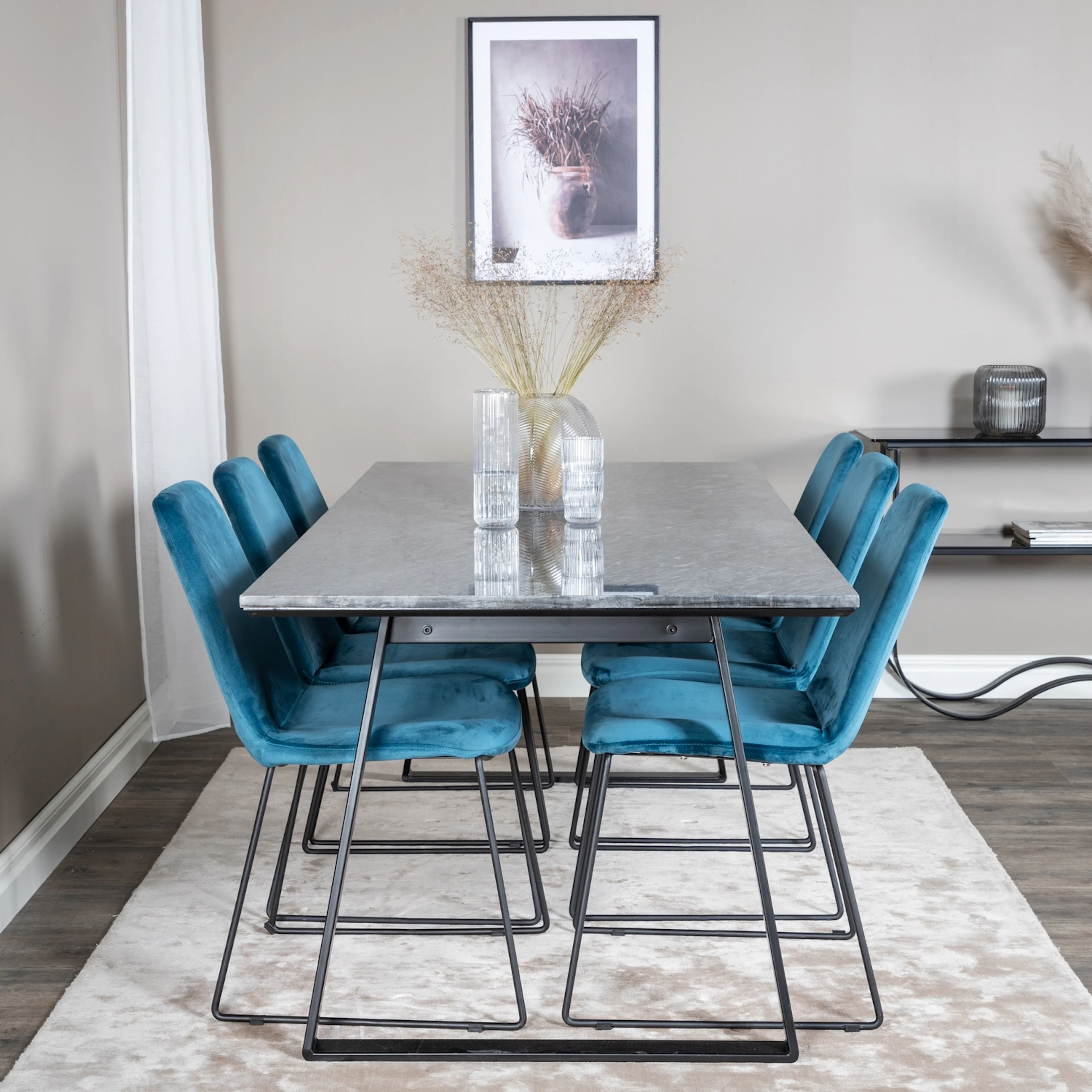 Matgrupp Venture Home Estelle med 6 Muscot Stolar Sammet