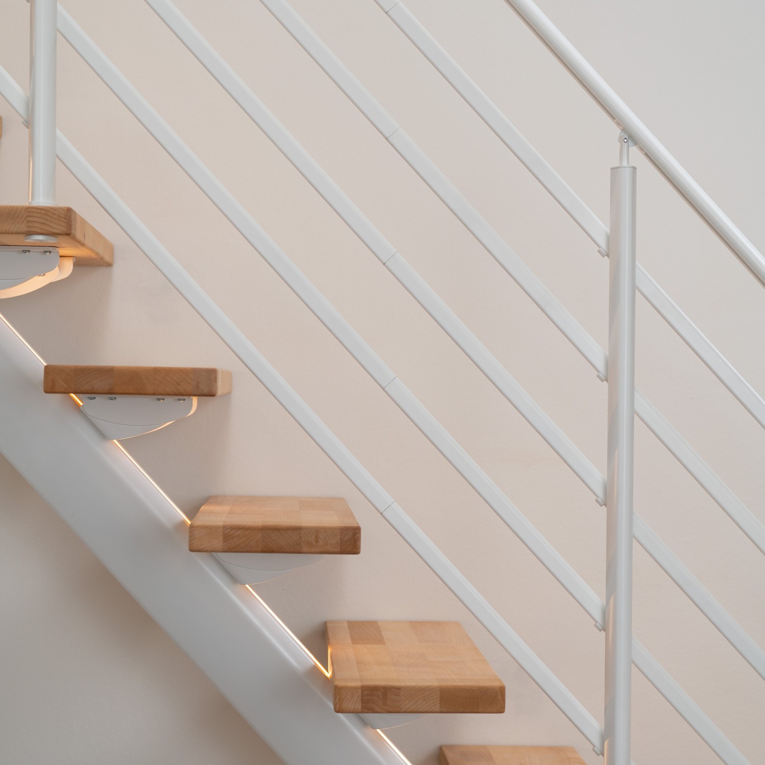 SYDNEY bok oljad rak vit PURE 11S 85W Vit, Bredd: 850 mm, Max Takhöjd: 2700 mm