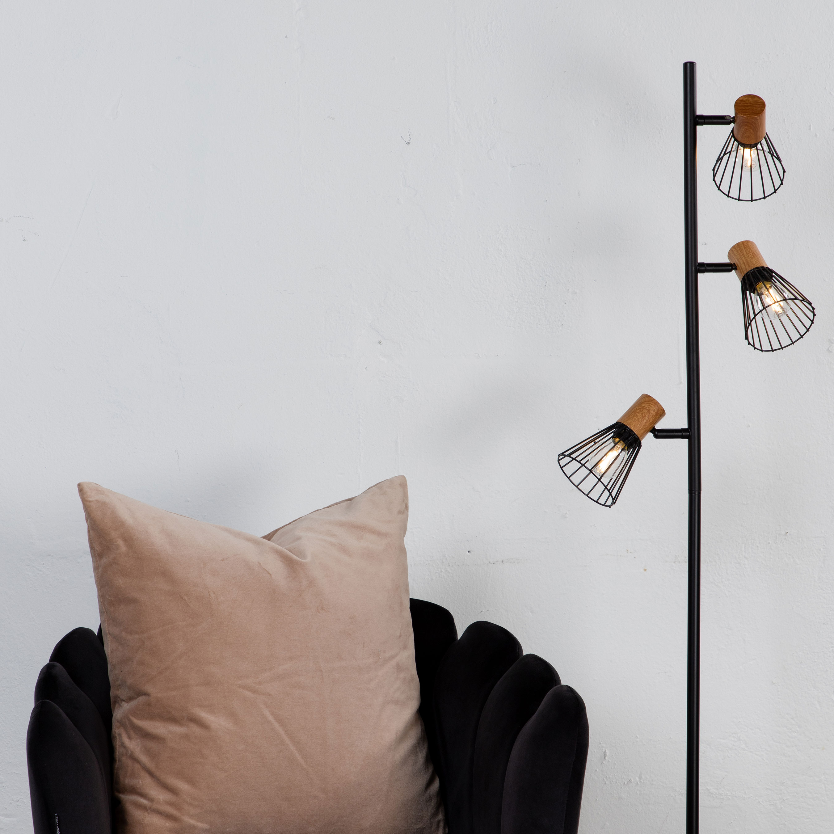 Golvlampa Venture Home Atticus 3L