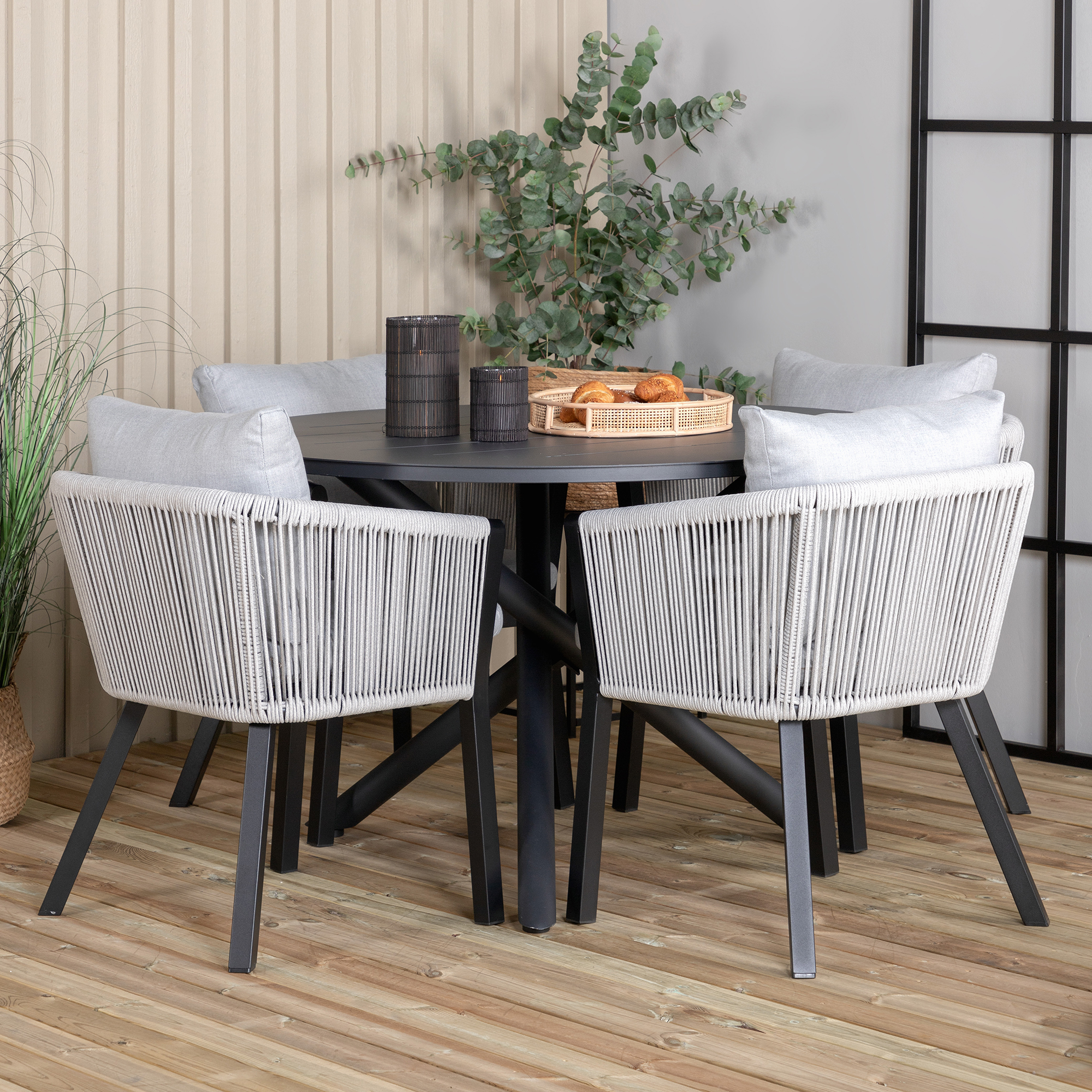 Alma Dining Table - Black Alu - ø120cm+Virya Dining Chair - Svart