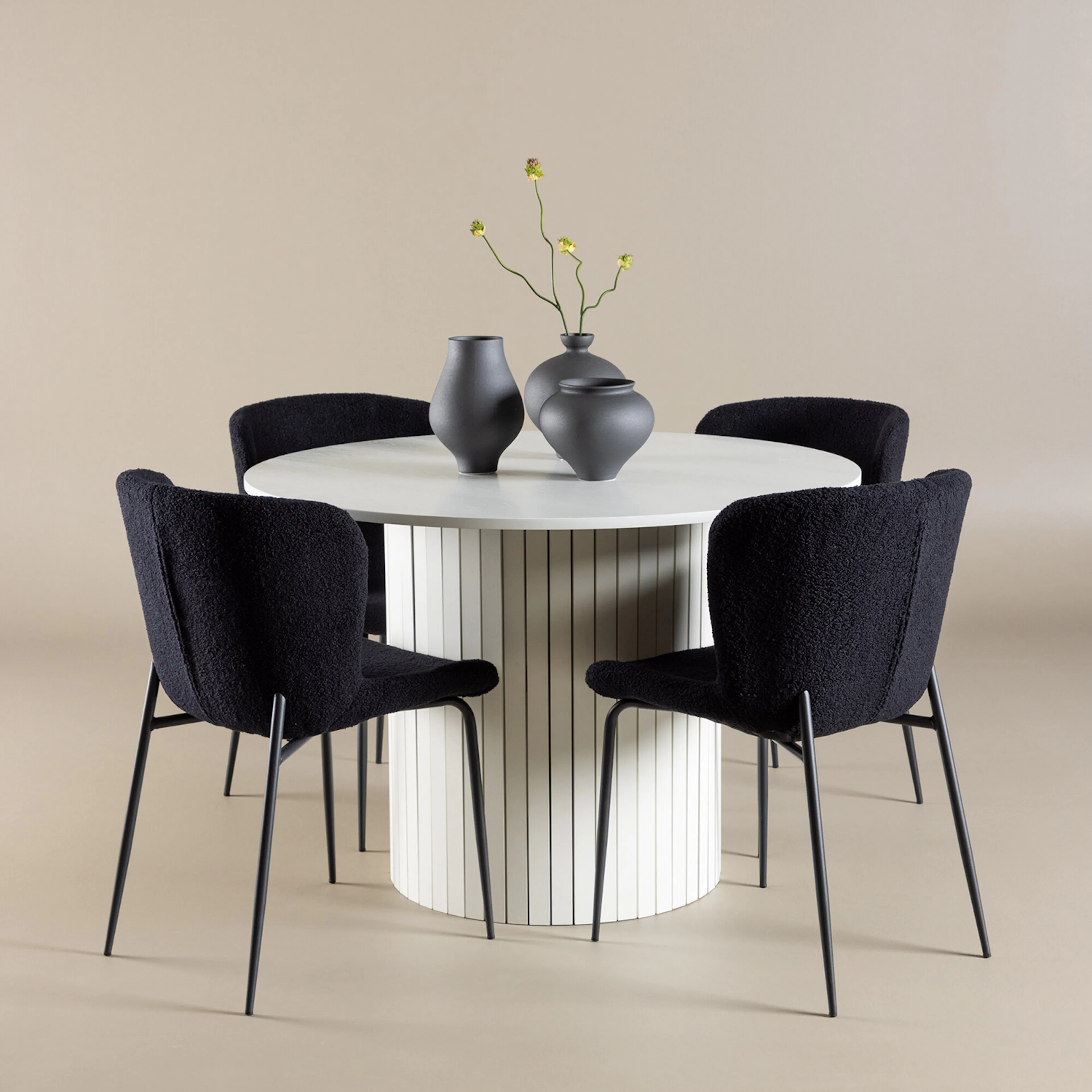 Härön Dining Table with Modesto Dining Chair Vit/Svart