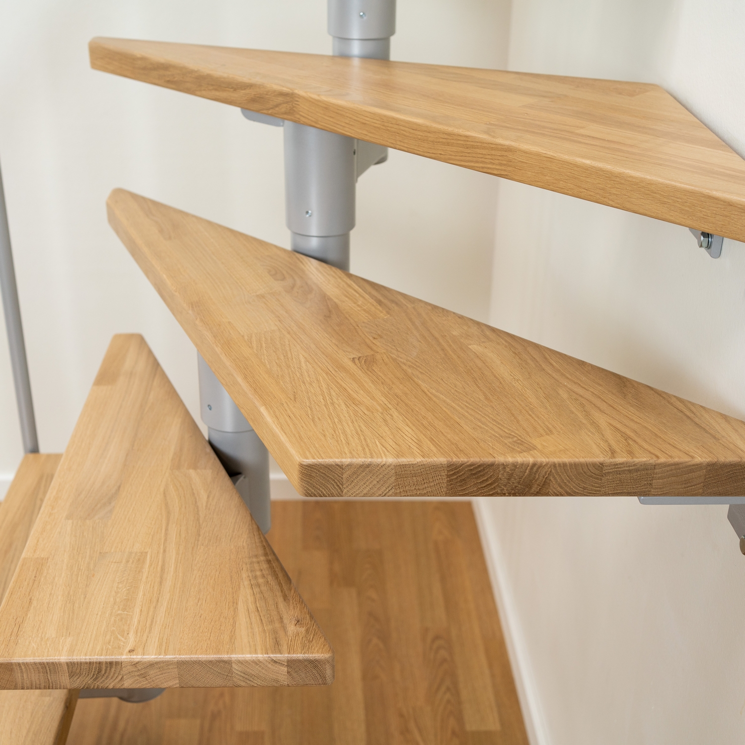 DUBLIN ek steg 1/4 svängd pearl grey CLASSIC II räcke 11T 71 Grå, LxB: 1890x710 mm