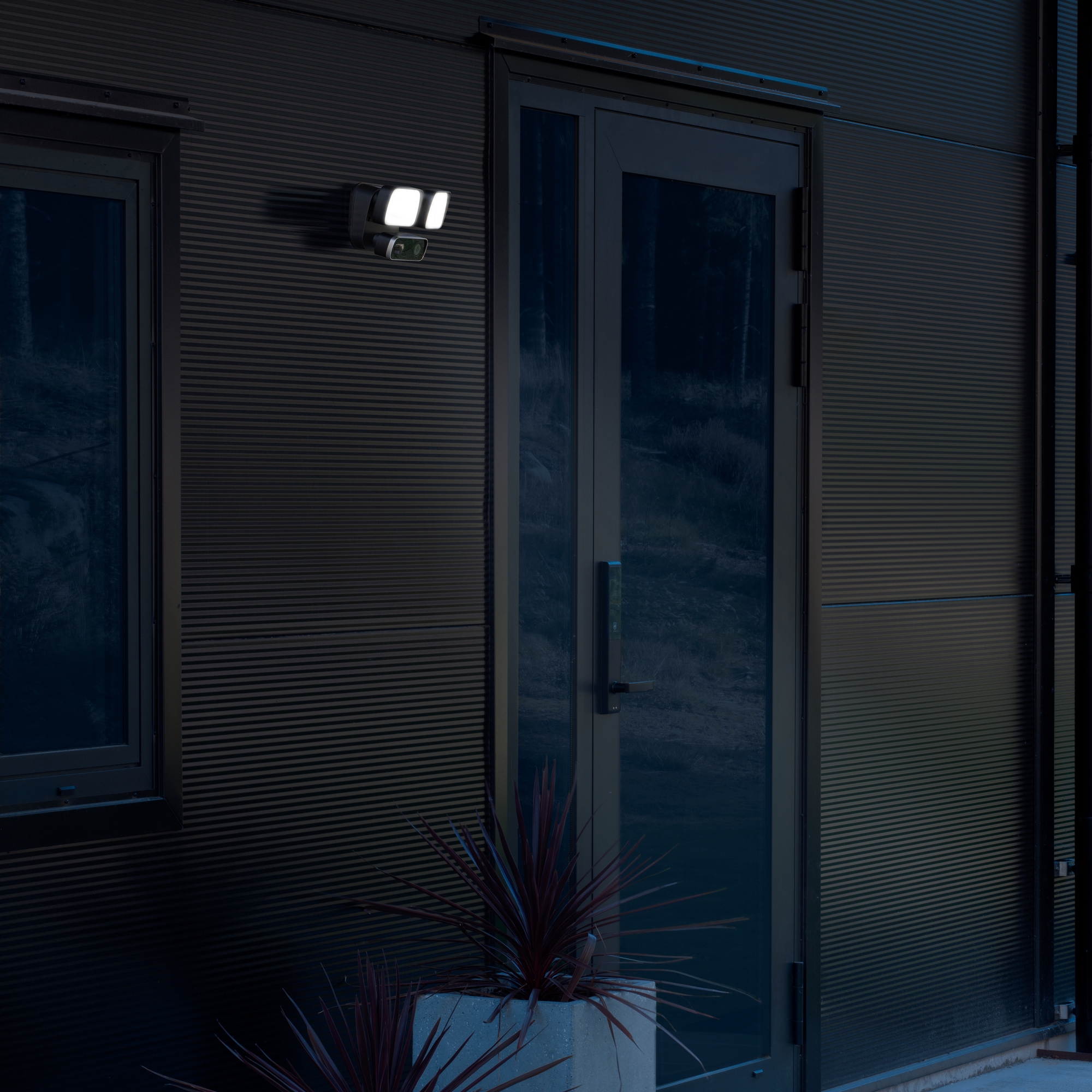 Vägglykta Gnosjö Konstsmide Smartlight Wifi med Kamera 2x12W