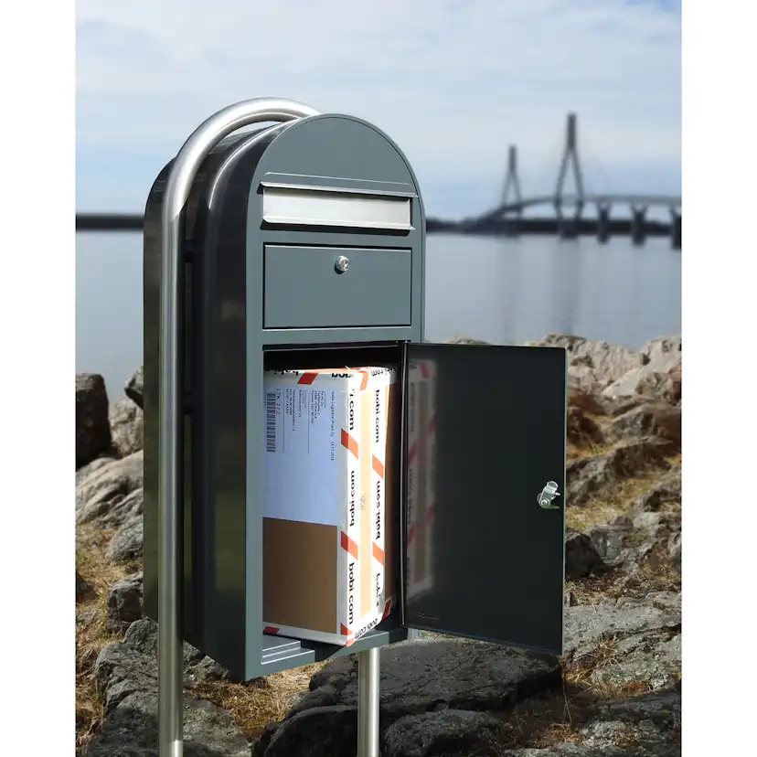 Bobi Cargo RAL 7016 grey with stainless steel letterplate Grå
