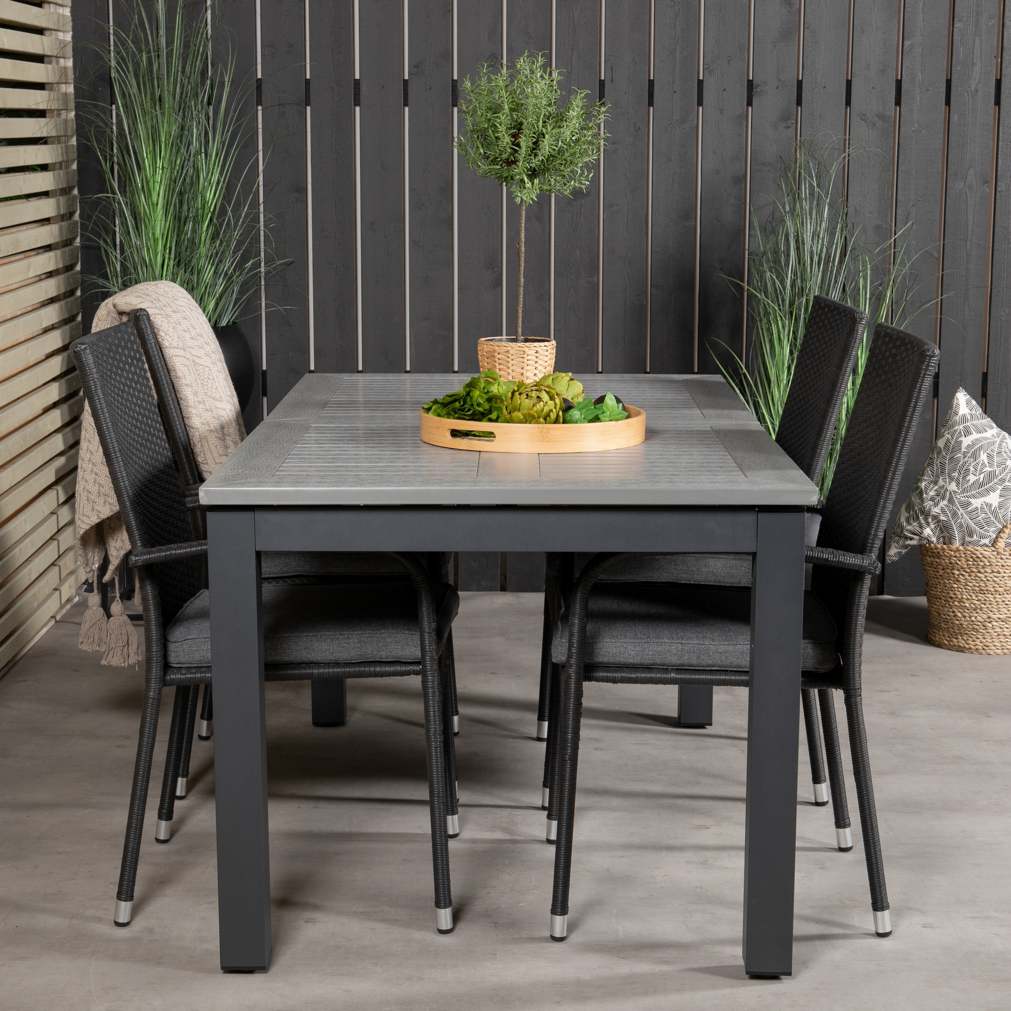 Albany Dining Table 160/240*100 - Svart Alu / Grey Aintwood+ Svart/Grå