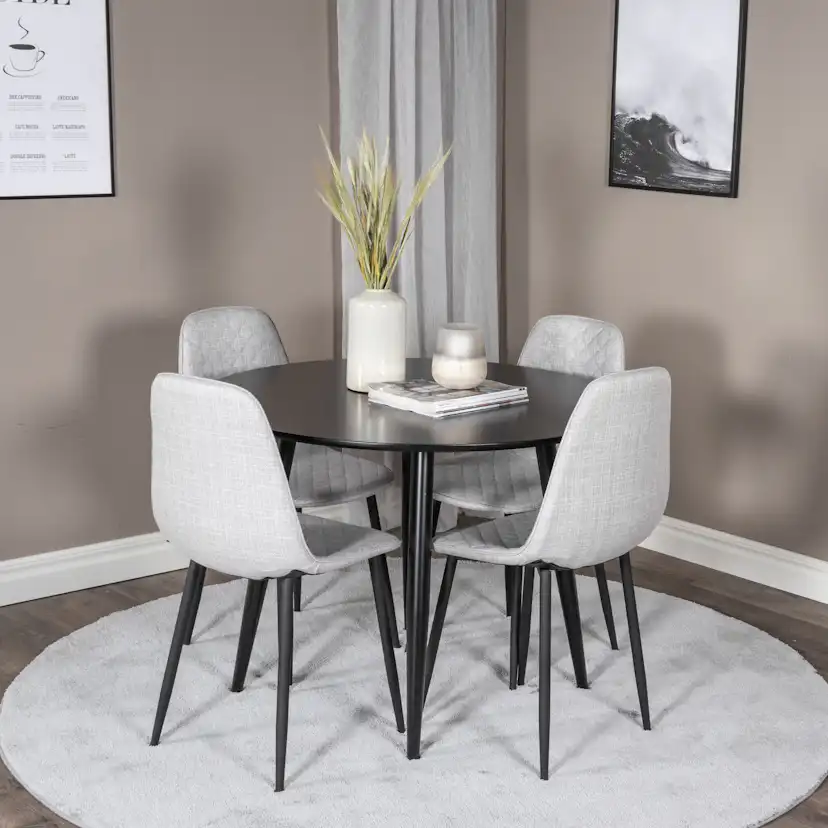 Matgrupp Venture Home Plaza med 4st Polar Stolar