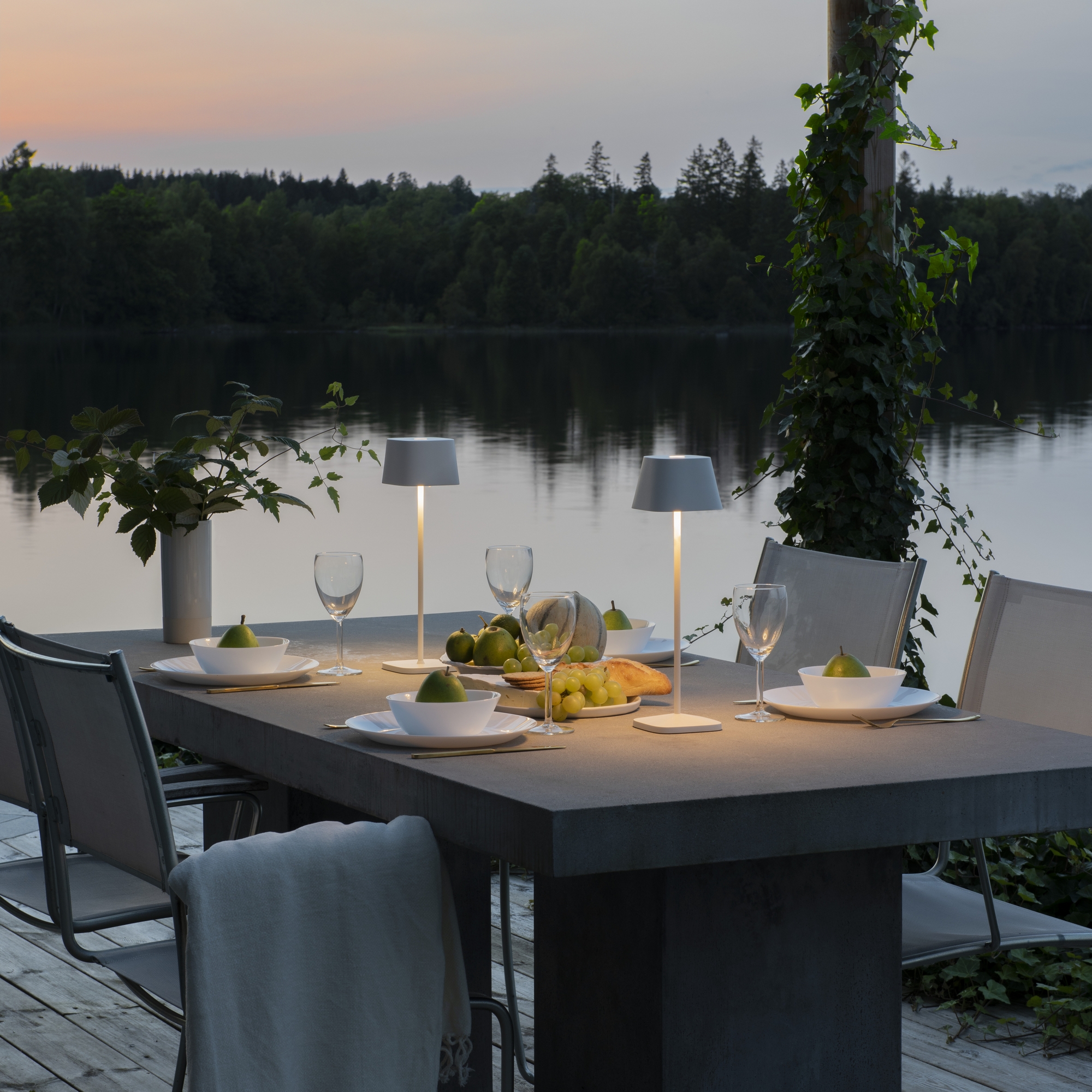 Capri bordslampa vit USB Vit