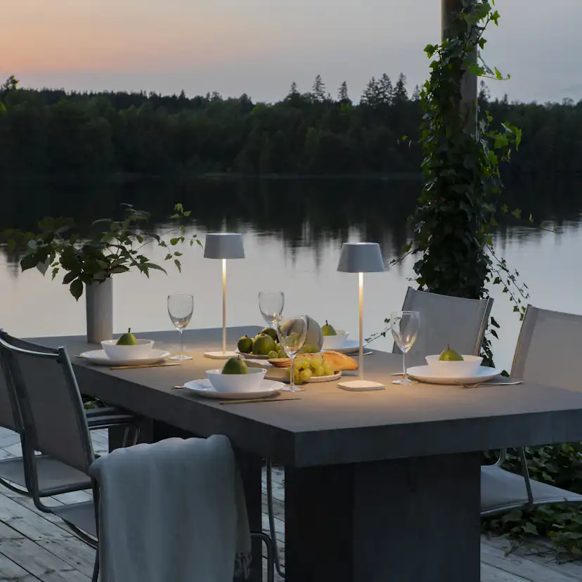 Capri bordslampa vit USB Vit