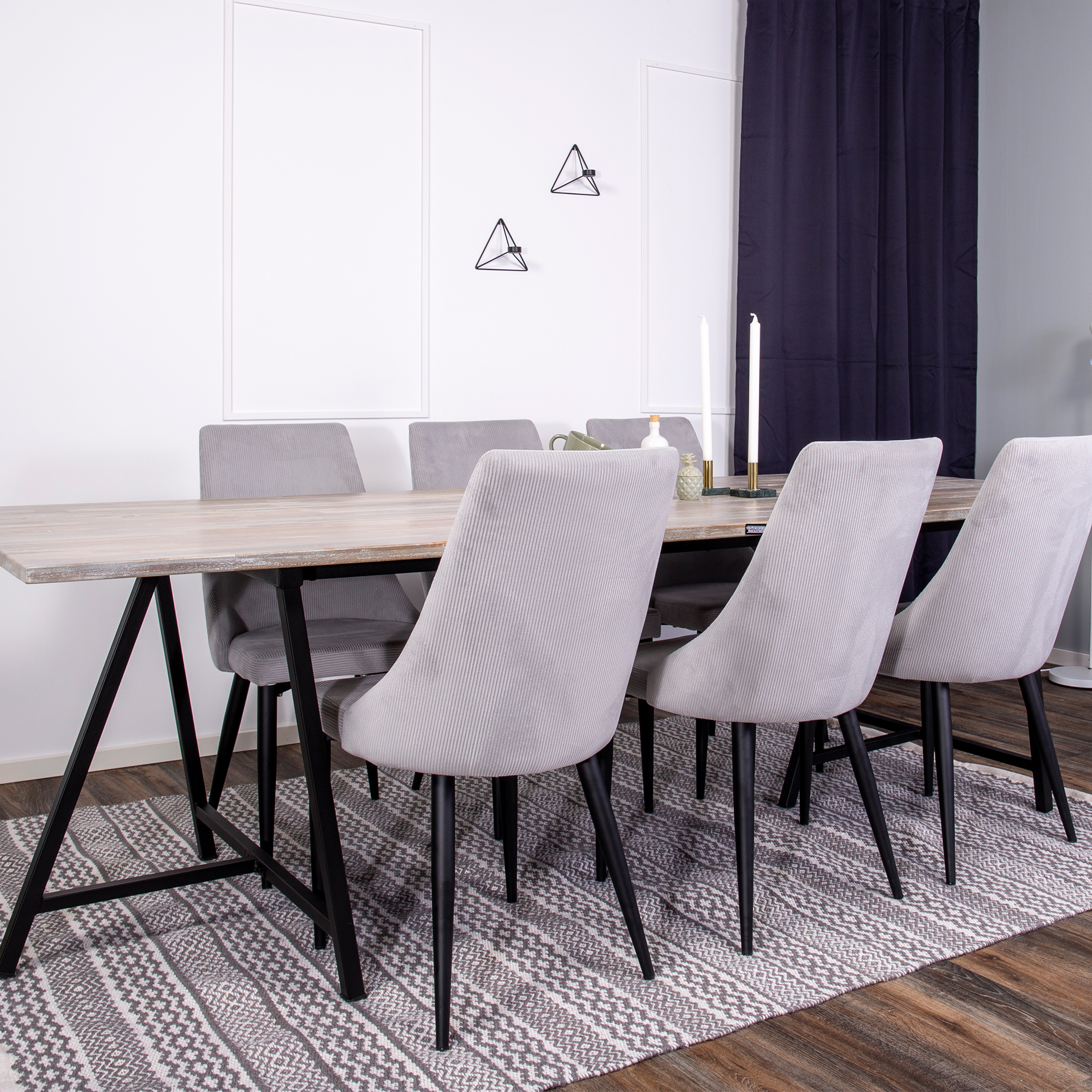 Matgrupp Venture Home Jenni med 6 Laura Stolar