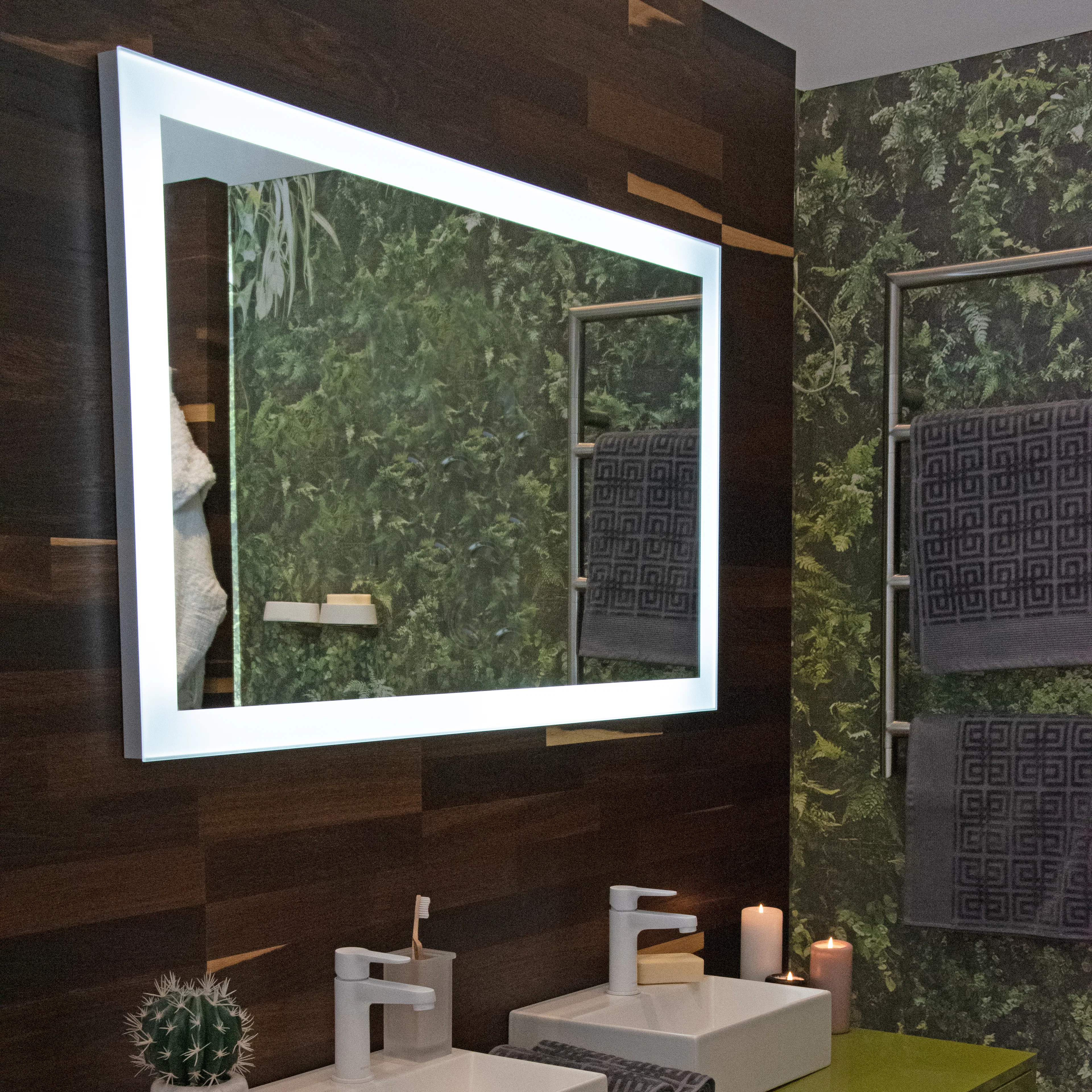 Spegel Modern LED  1200 x 700 mm Bredd: 1200 mm