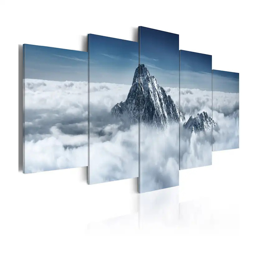 Tavla Arkiio A Peak Rising Above The Clouds