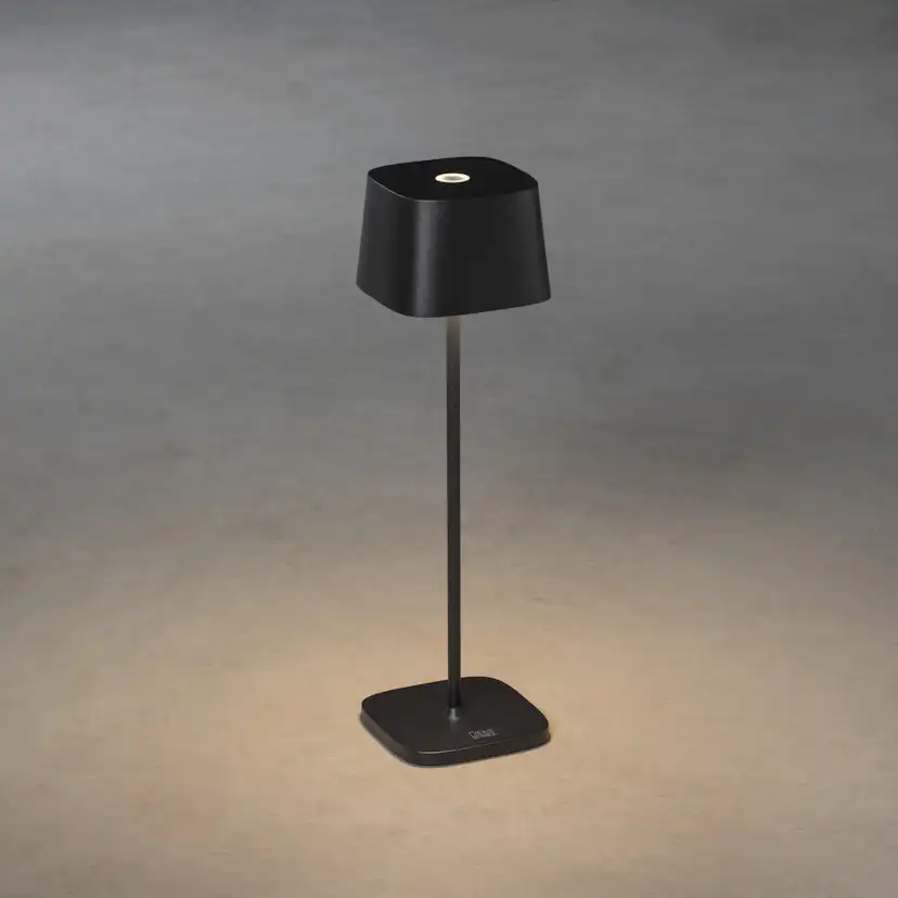Capri bordslampa svart USB Svart