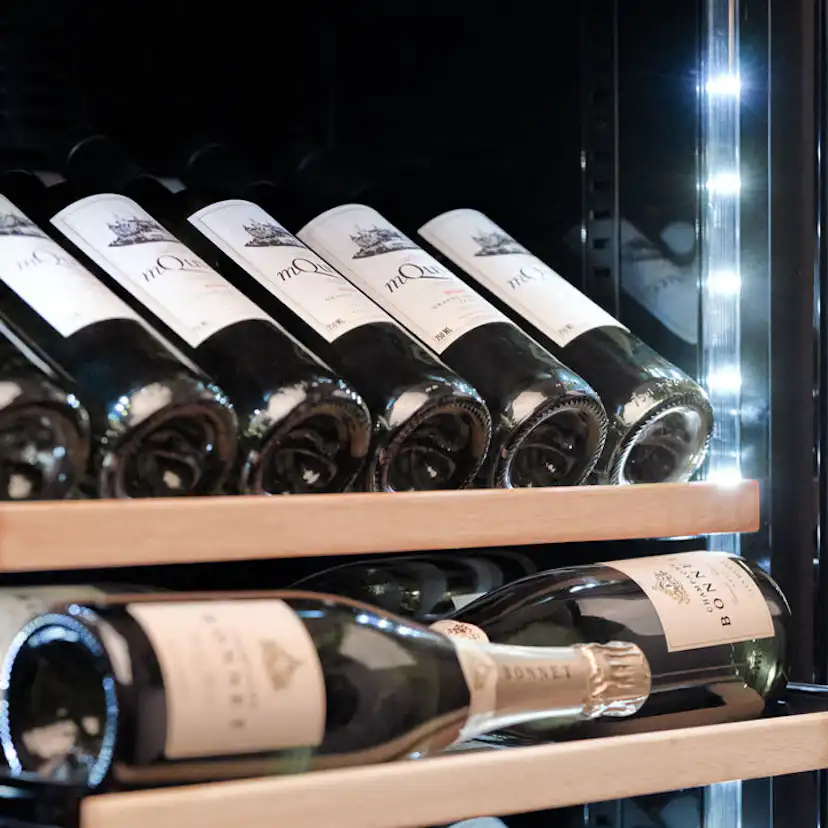 Vinlagringsskåp mQuvée Velvet 100 Glass