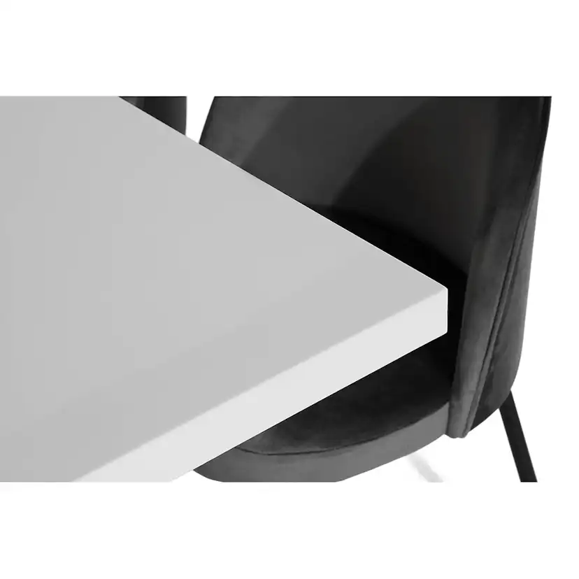 Matgrupp In Living Cesi 140 med 4 Felipe Stolar Sammet