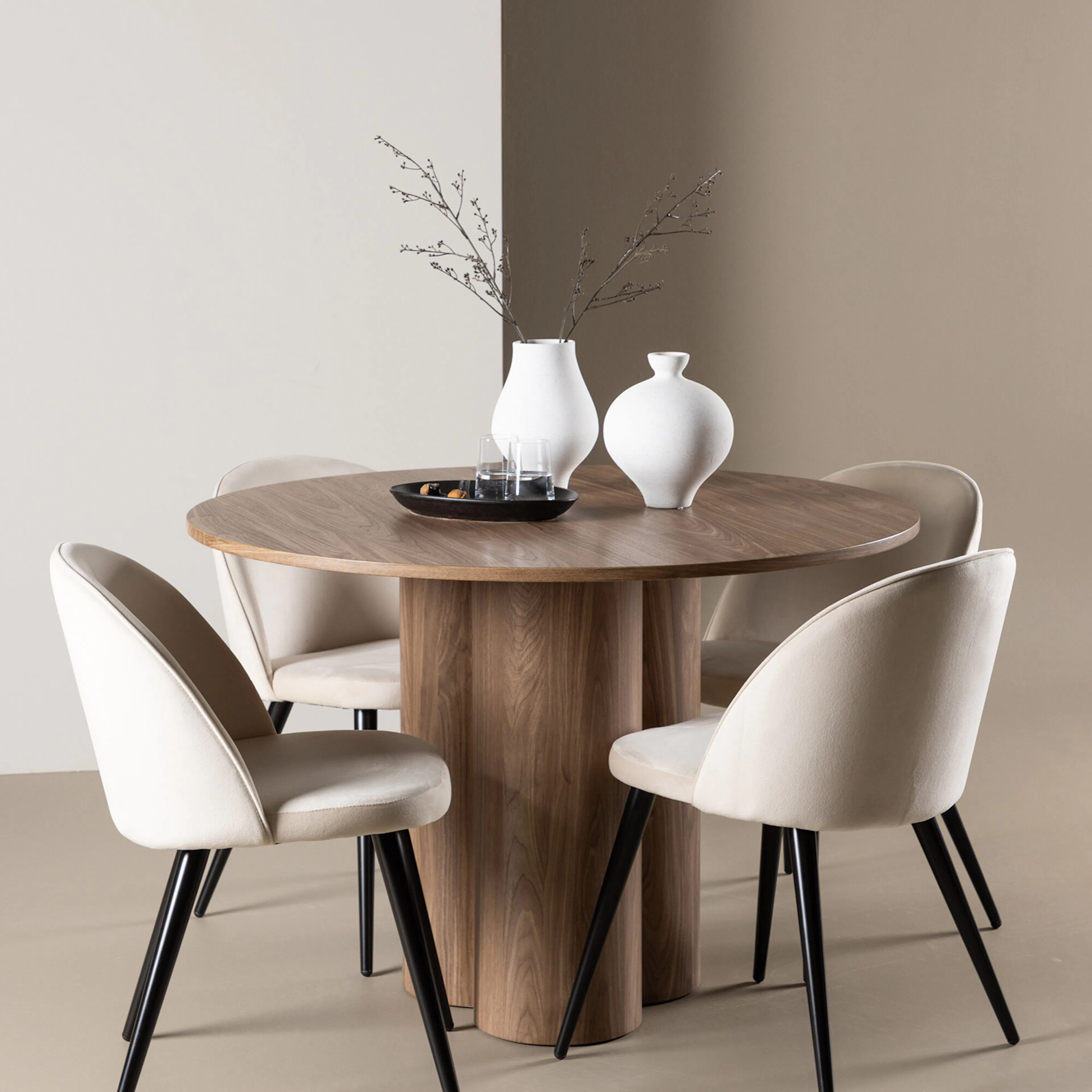 Olivia Dining Table with Velvet Dining Chair Mocka/Beige