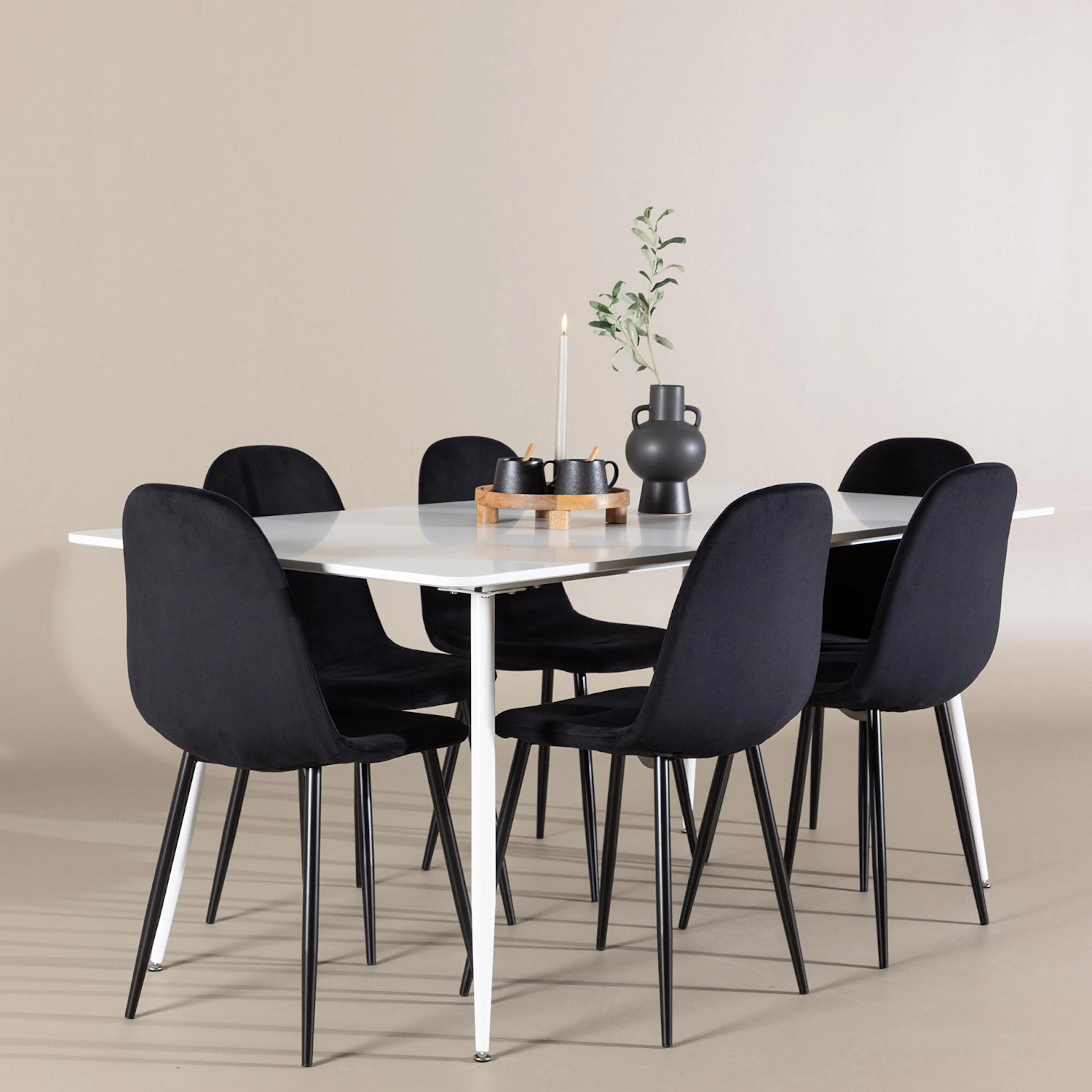 Silar Dining Table with Polar Dining Chair Färg: Vit/Svart, Ben: Svarta