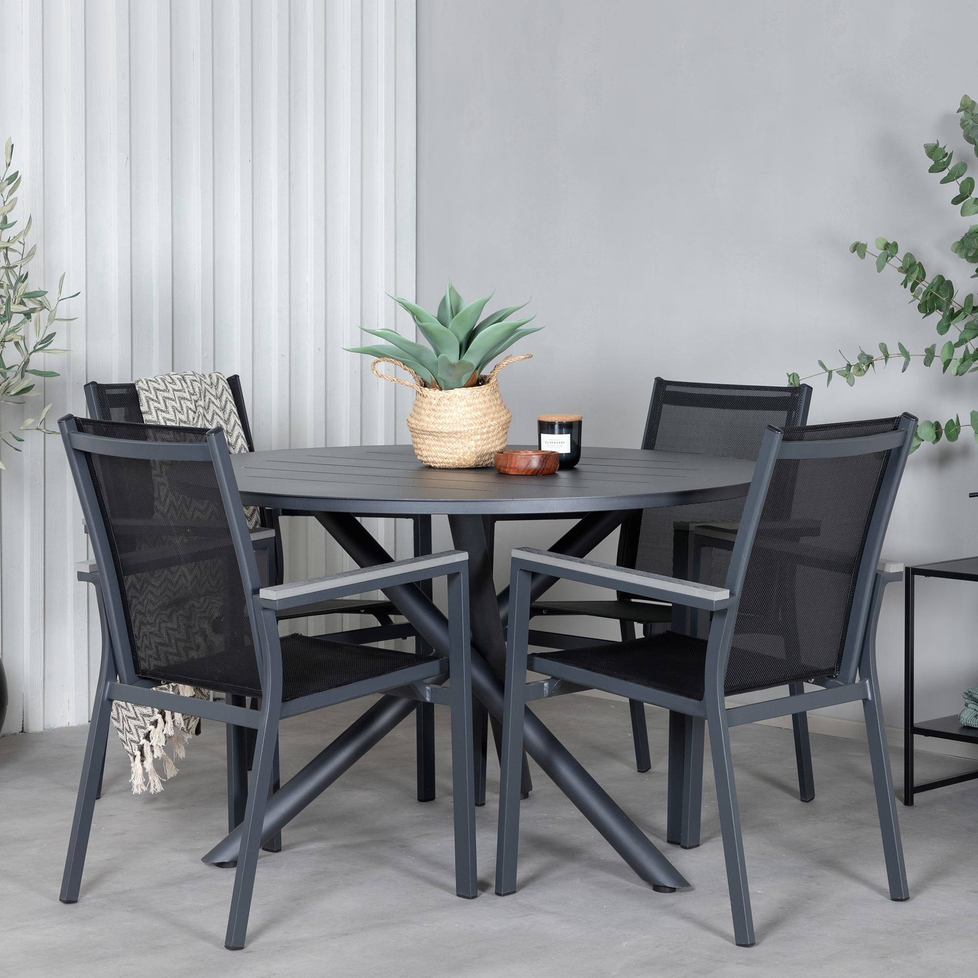Alma Dining Table - Black Alu - ø120cm+Parma Chair - Black/G Svart