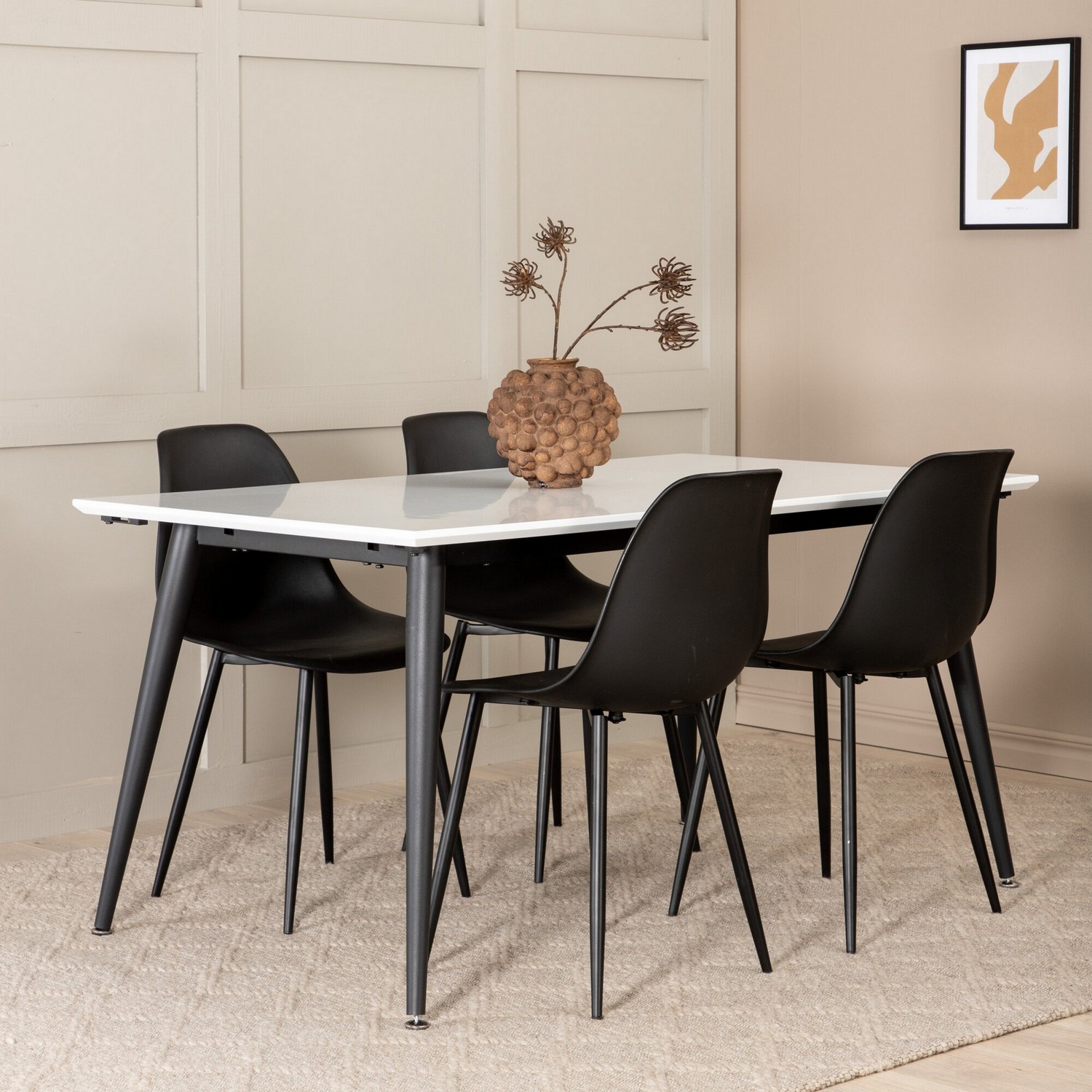 Matgrupp Venture Home Jolie med 4 Pobbie Stolar Järn