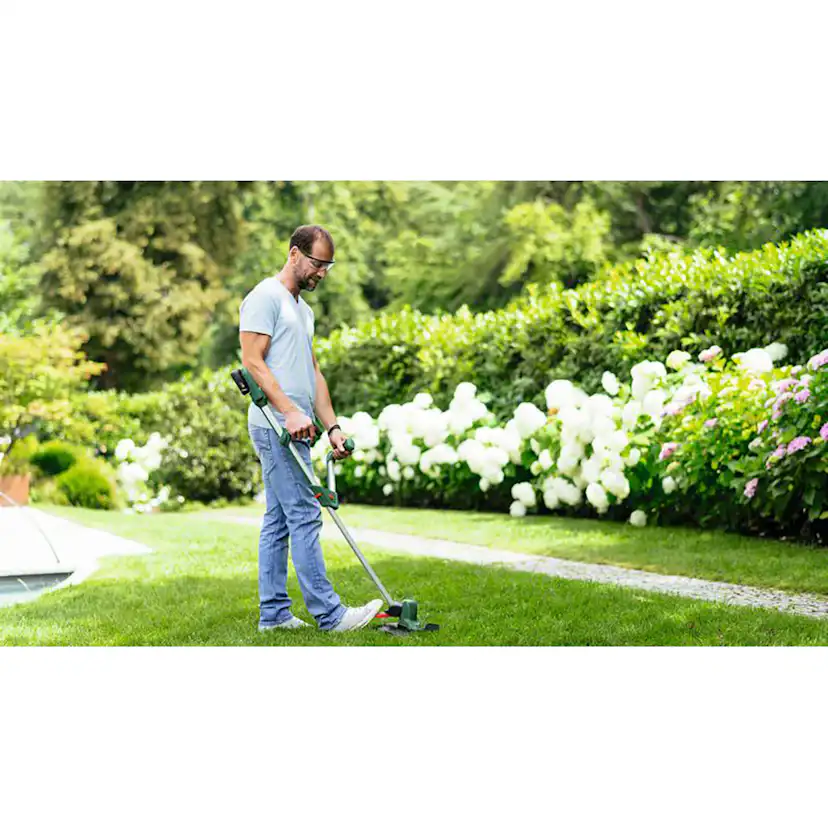 Grästrimmer Bosch Power Tools Univgrasscut med 2 st Batteri och Laddare