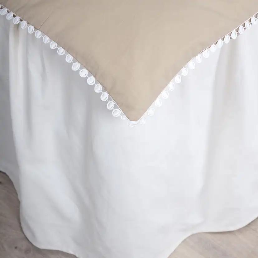 Livia Bed Set Cotton Sateen Beige White Decor 150x200 cm Färg: Beige, Mått: 150x200 cm