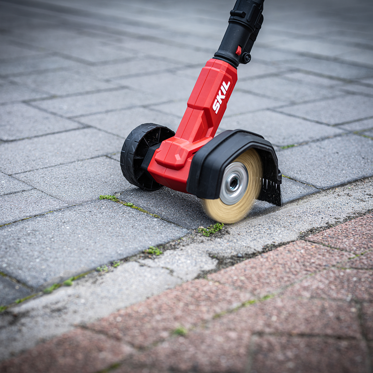 Ogräsborste SKIL 0661 CA Kolborstfri Batteridriven