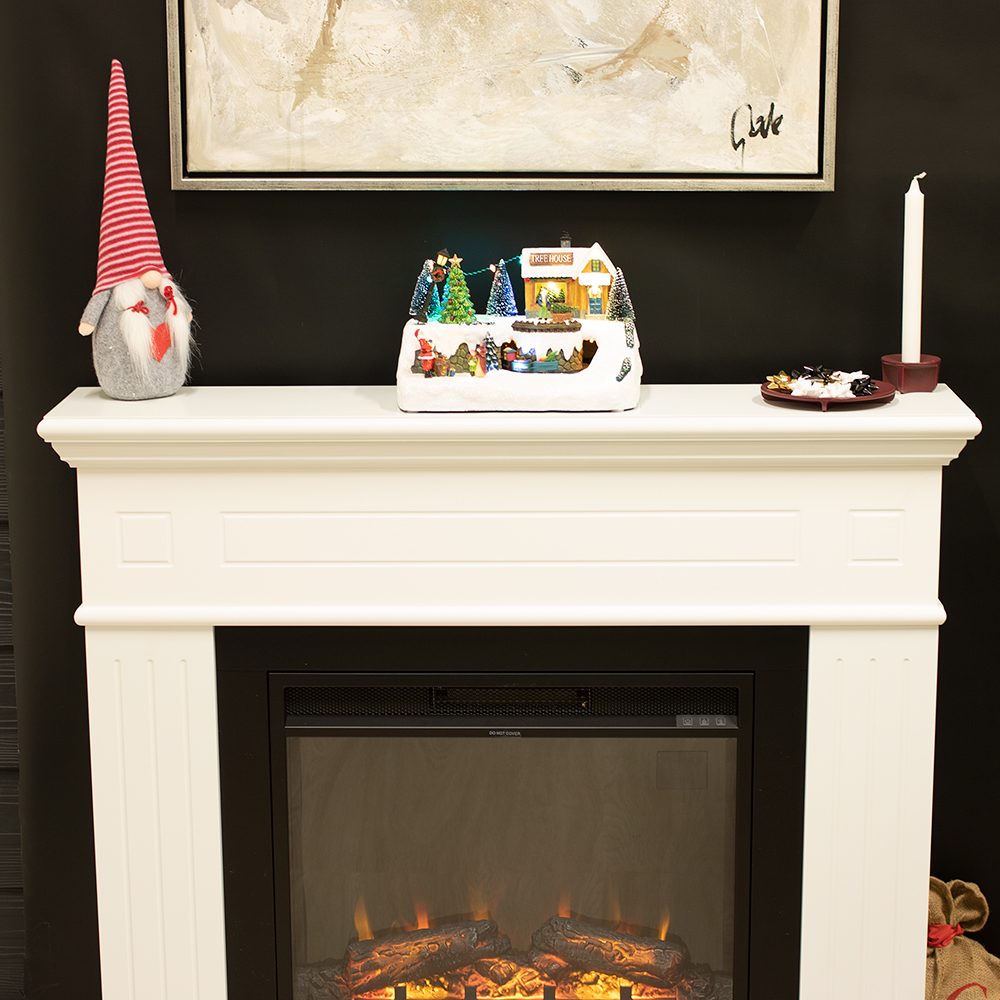 Julby Nordic Winter Treehouse Town