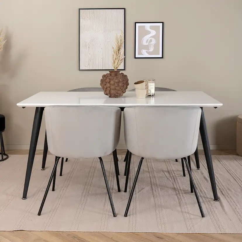 Matgrupp Venture Home Jolie med 4 Bergen Stolar