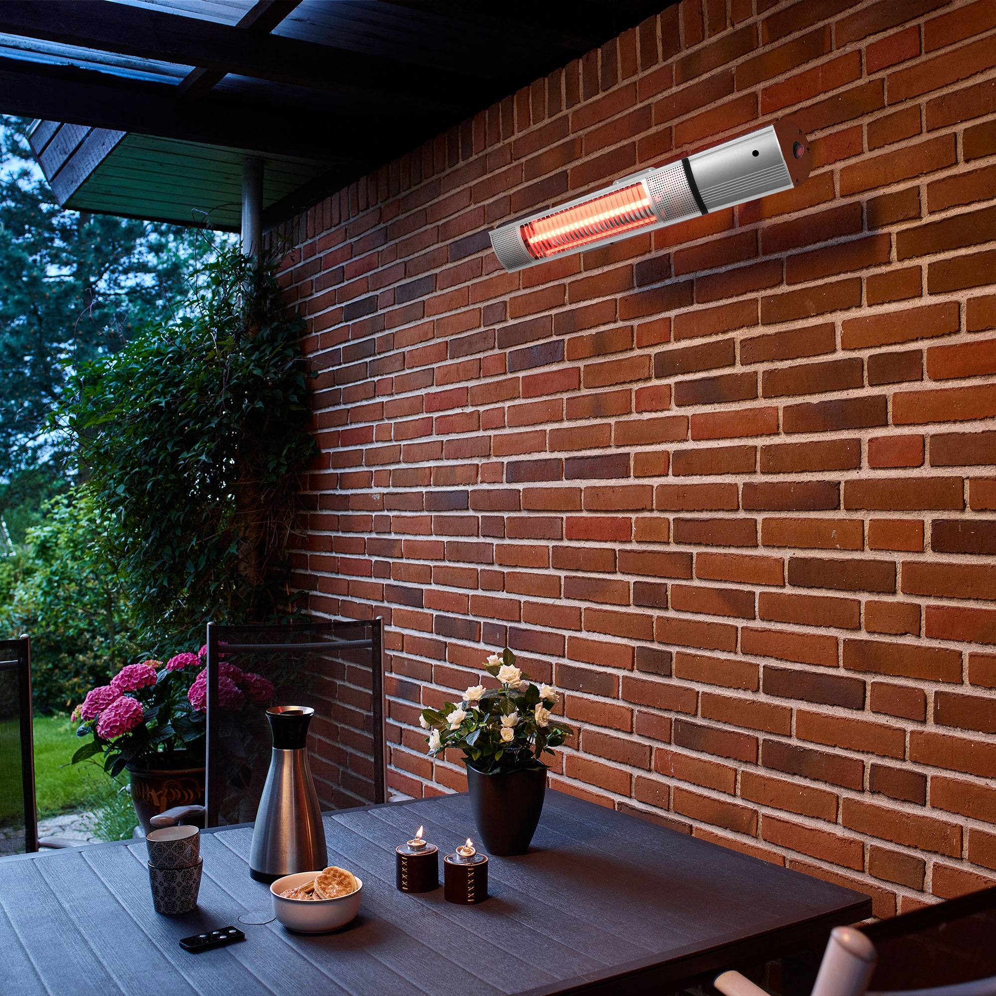 Infravärmare Hortus 1500W Hängande Väggmonterad Terrassvärmare med Fjärrkontroll i Aluminium