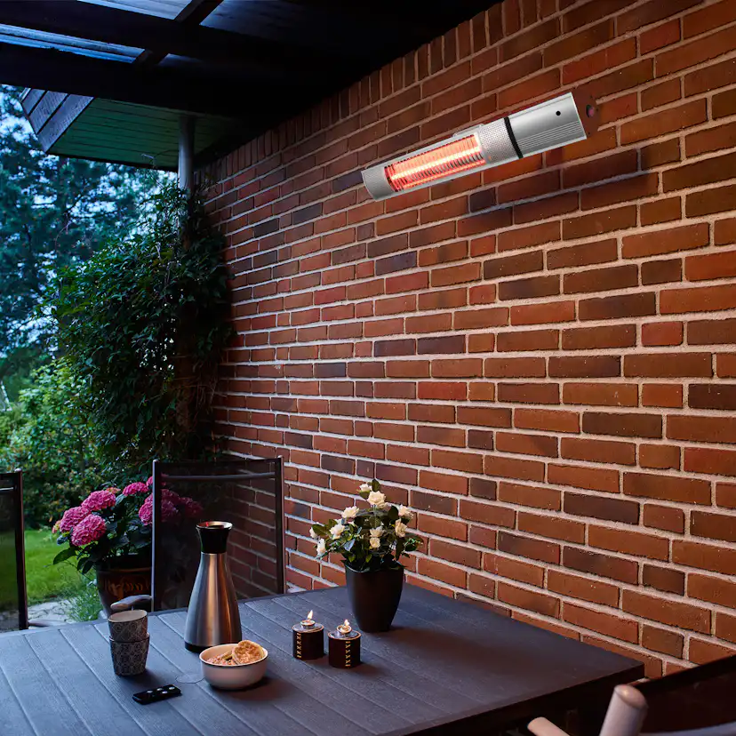 Infravärmare Hortus 1500W Hängande Väggmonterad Terrassvärmare med Fjärrkontroll i Aluminium