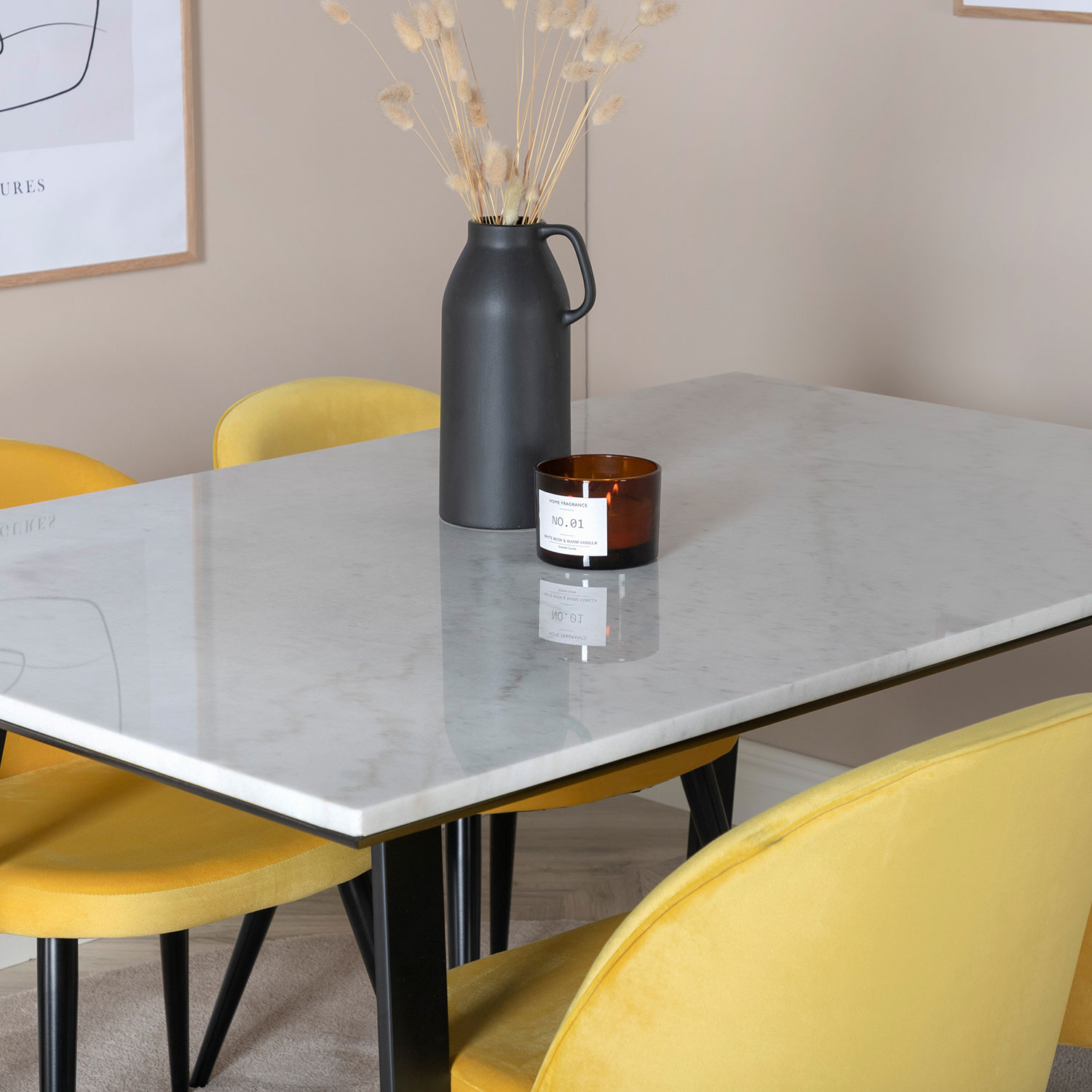 Matgrupp Venture Home Estelle med 4 Velvet stolar