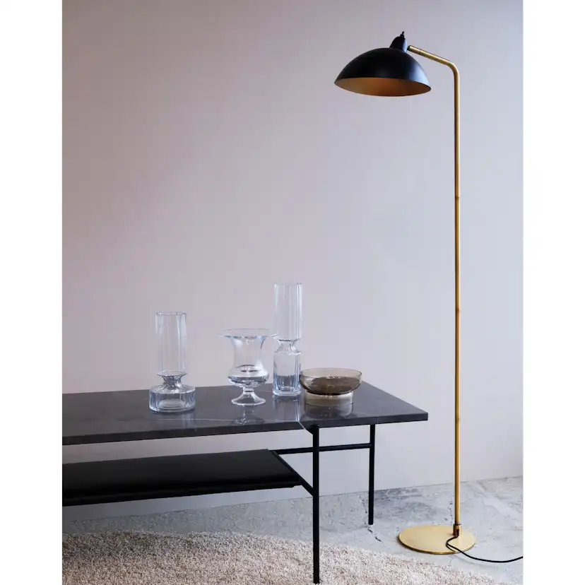 Golvlampa Dyberg Larsen Futura
