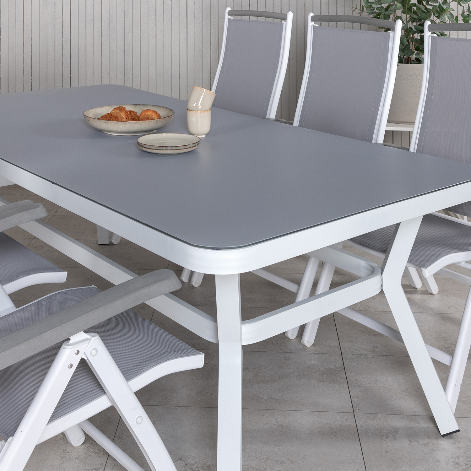 Matgrupp Utomhus Venture Home Virya 160x90 cm med 6 Albany Trädgårdsstolar
