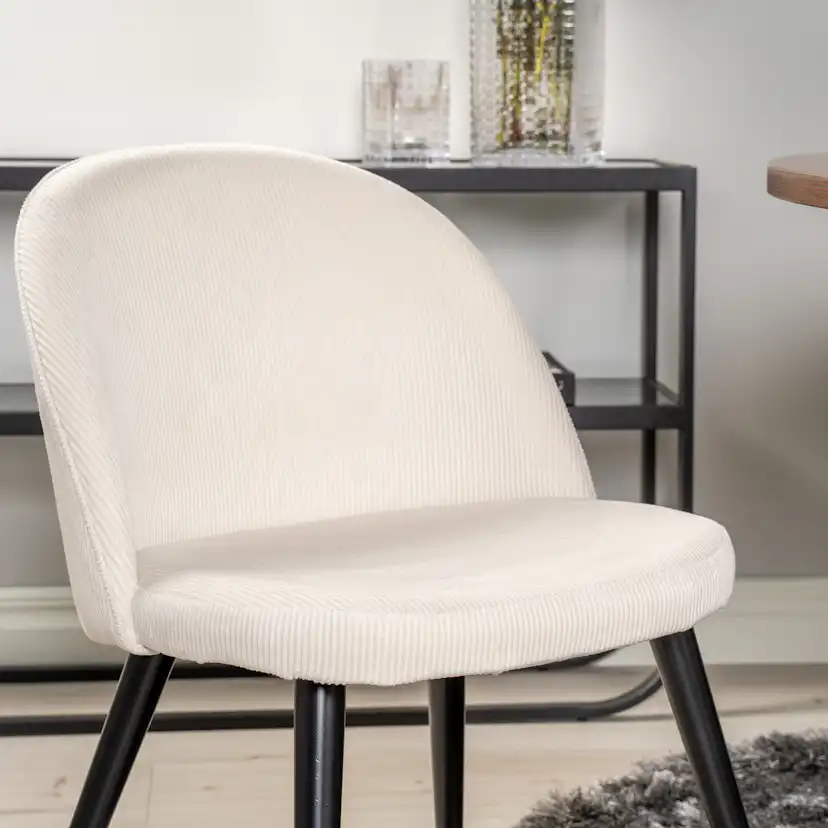 Matgrupp furniture/fashion Copenhagen med 4 Valentina Manchester Stolar